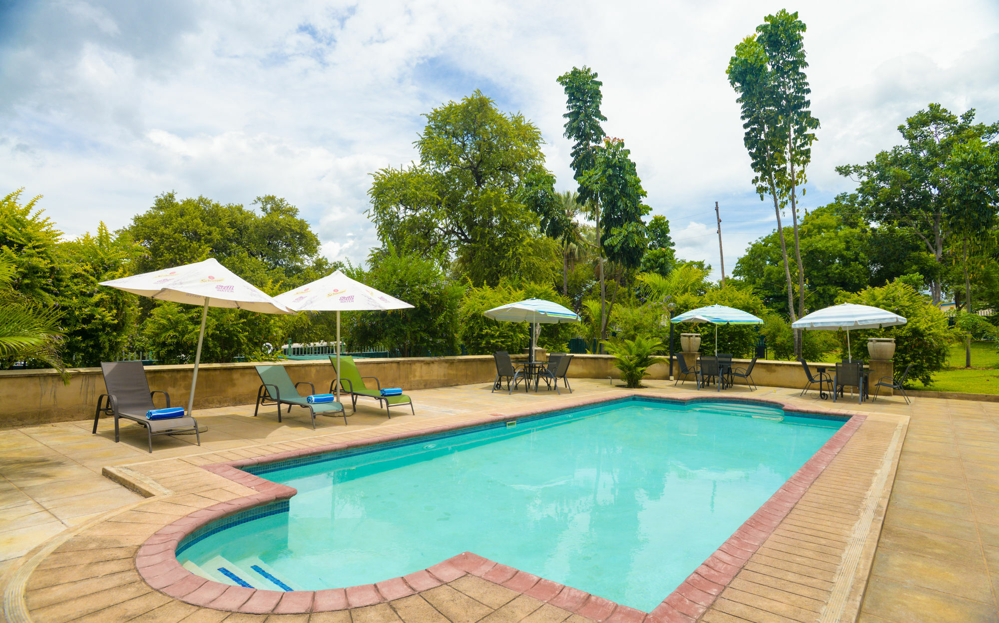 N1 Hotel & Campsite Victoria Falls Extérieur photo